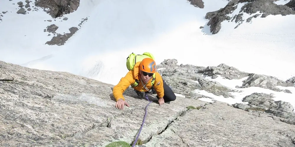 هرگز تنهایی به کوهنوردی نروید!