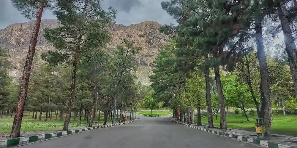 پارک شرقی طاق بستان | سفر به کرمانشاه