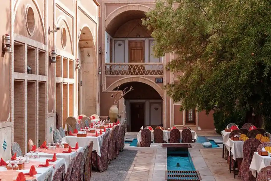 هر آنچه درباره سفر به یزد باید بدانیم | هتل‌های معروف شهر یزد
