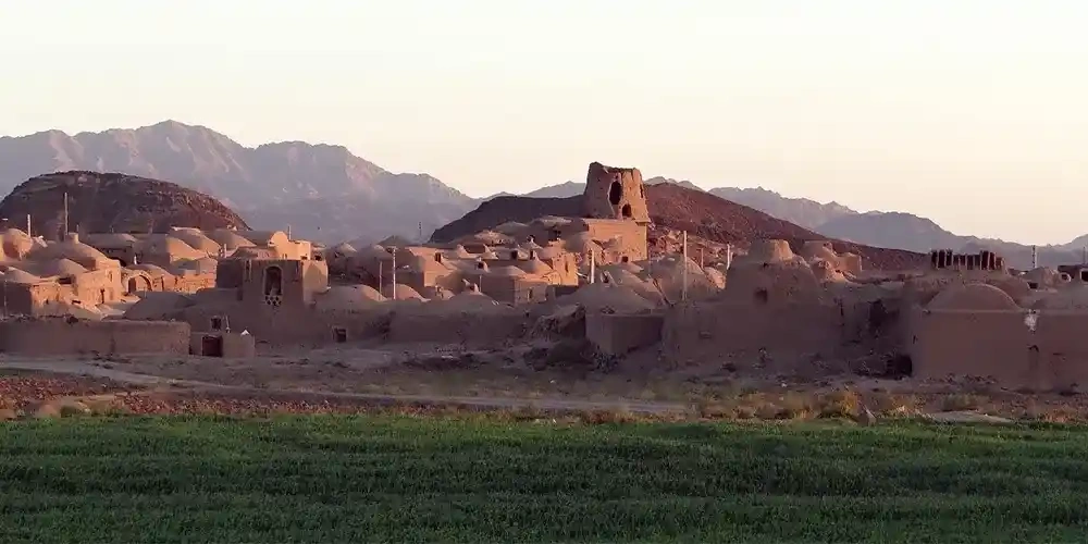 کویر دق گیو (دق اکبر آباد) | کویرهای ایران