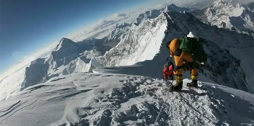 قله اورست، نپال و تبت