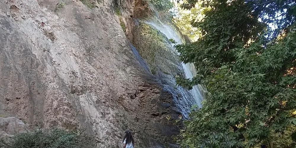 آبشار کمرد در منطقه جاجرود؛ مکان های ماهیگیری اطراف تهران