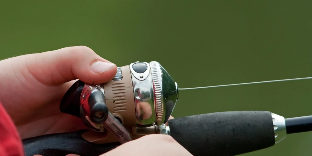 روش پرتاب چوب ماهیگیری اسپین کستینگ (Spin Casting) | انواع روش پرتاب چوب ماهیگیری