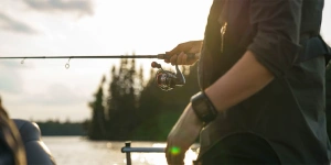 how-to-cast-a-fishing-pole | آموزش تصویری انواع روش پرتاب چوب ماهیگیری