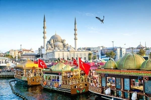 تور تفریحی 3 روزه وان ترکیه | ویژه 15 آذر ماه